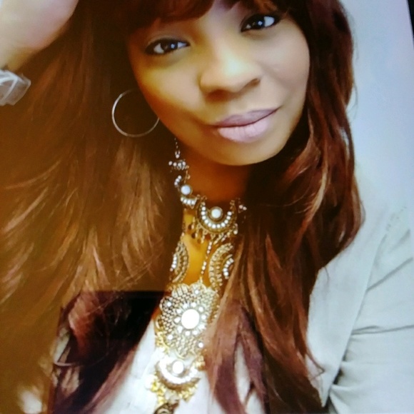 Meet your Posher, Dee - Picture 1 of 1